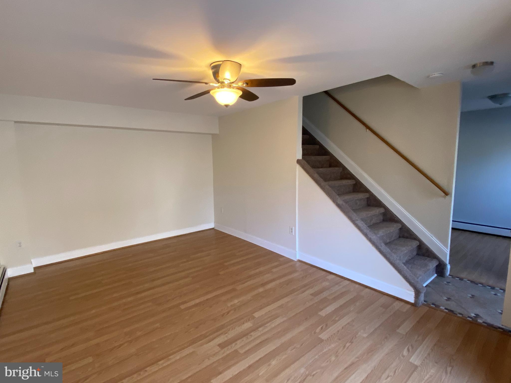 280 Bridgewater Road, Unit B18 Brookhaven, PA 19015 - Photo 8 of 23 Living room-ceiling fan
