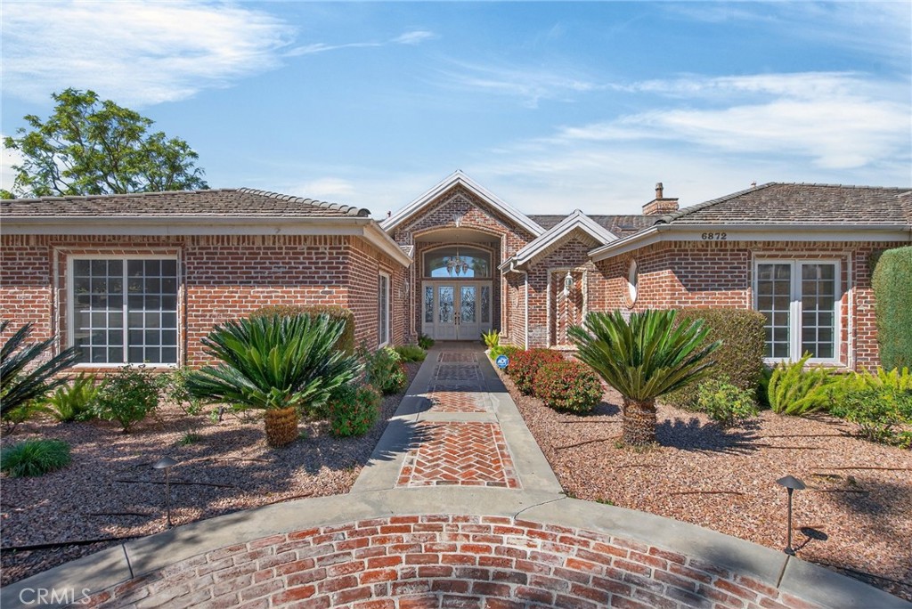 6872 Chartwell Drive Riverside, CA 92506 - Photo 5 of 77