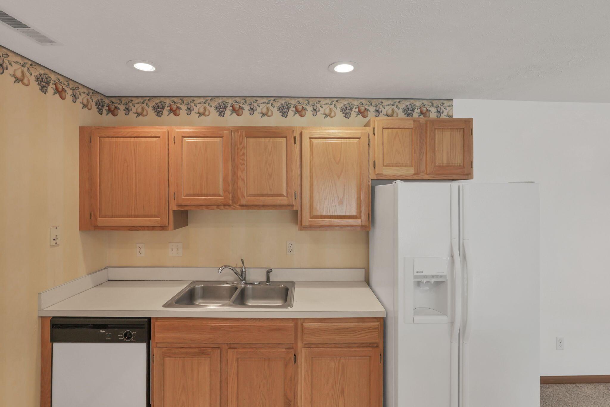 265 Goose Pond Road, Unit B Newark, OH 43055 - Photo 18 of 37 Kitchen