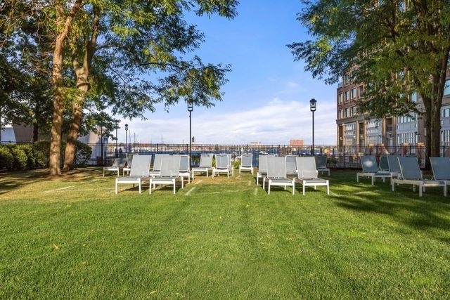 a picture of city view