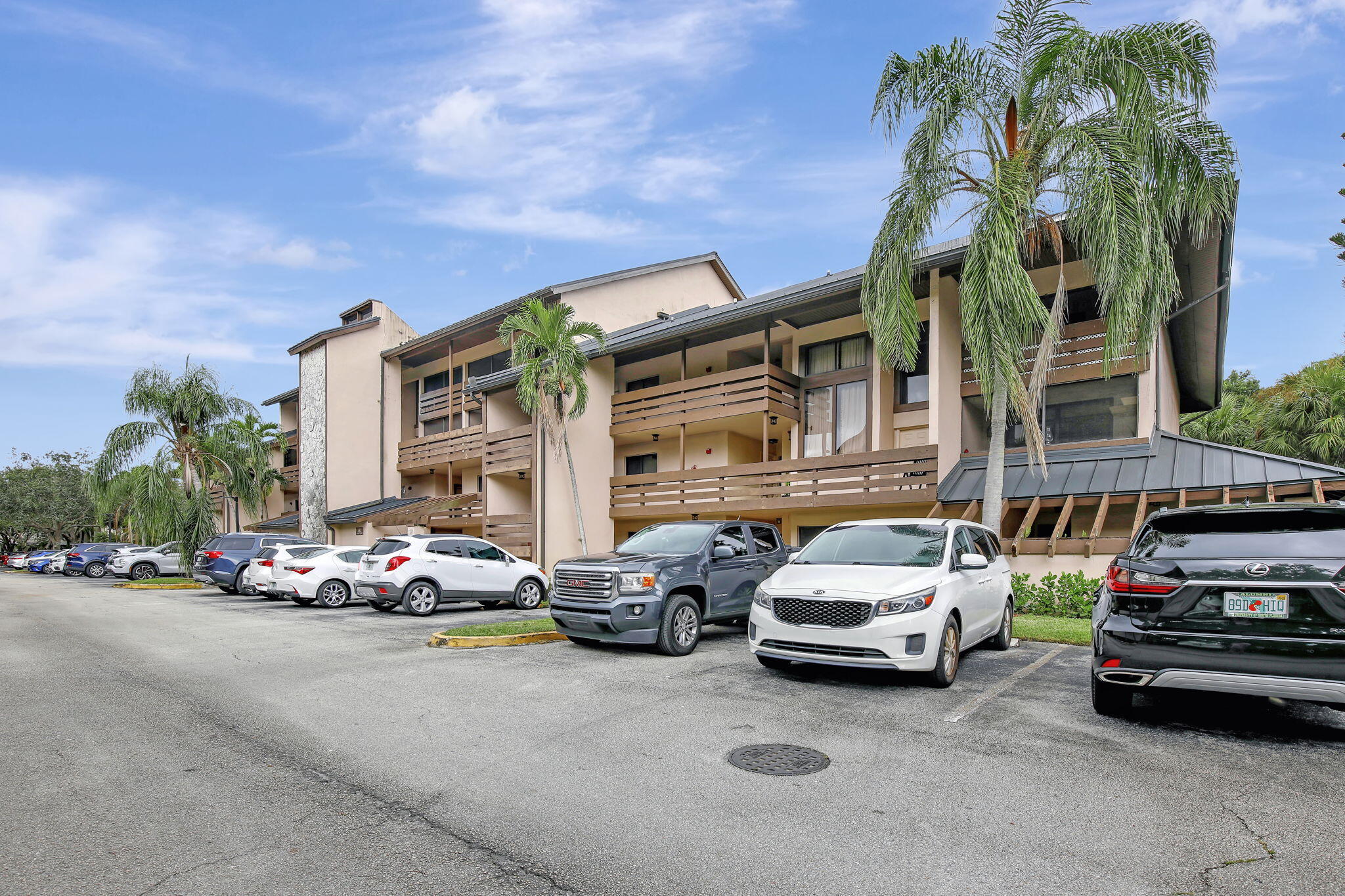 141 Southwest 96th Terrace, Unit 302 Plantation, FL 33324 - Photo 30 of 32 1-web-or-mls-_A7A5124