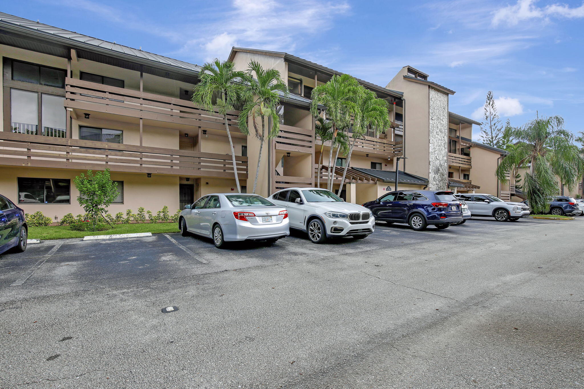 141 Southwest 96th Terrace, Unit 302 Plantation, FL 33324 - Photo 31 of 32 3-web-or-mls-_A7A5134