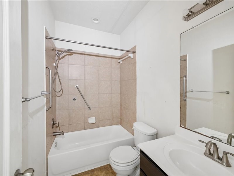 7534 Abbey Point Lane Houston, TX 77049 - Photo 7 of 10