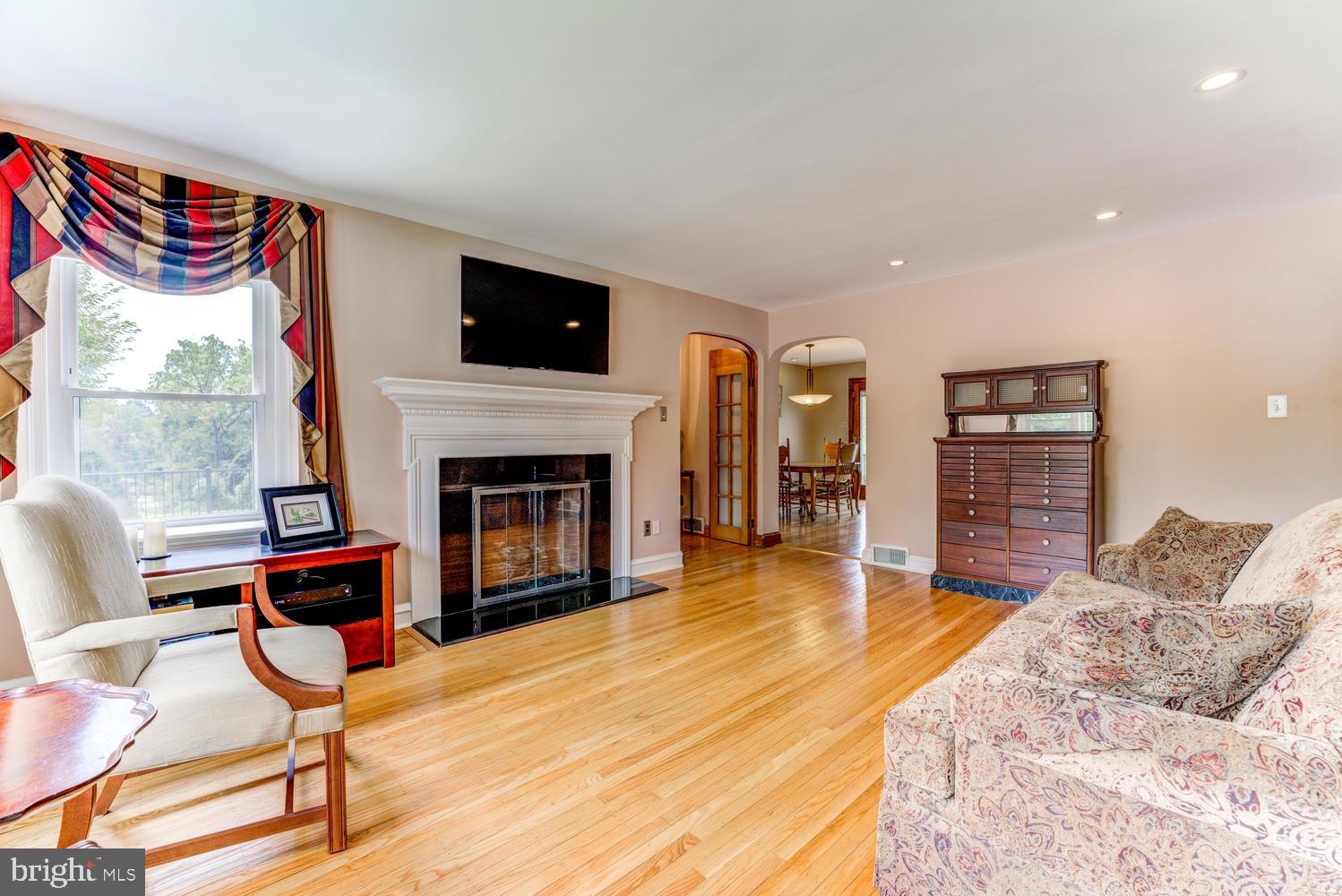 755 West Brookhaven Road Wallingford, PA 19086 - Photo 7 of 66 Living Room