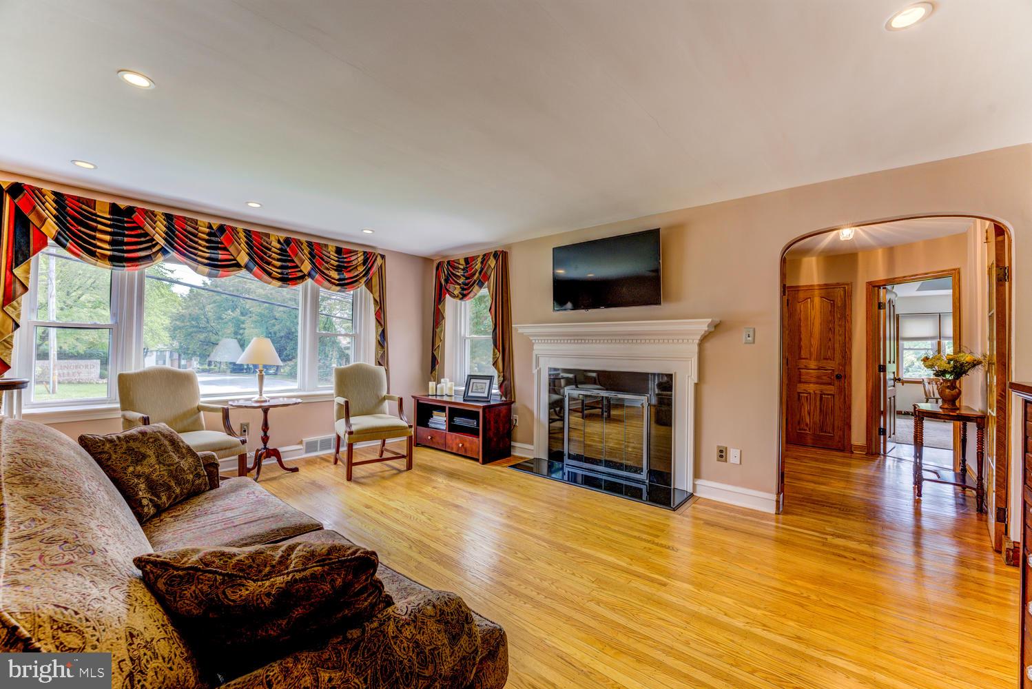 755 West Brookhaven Road Wallingford, PA 19086 - Photo 8 of 66 Living Room