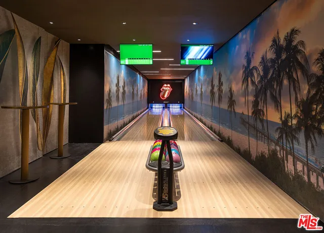 a view of a tree with a yard