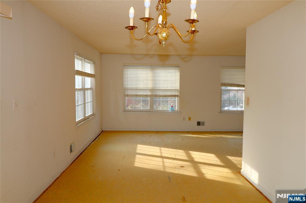 12 Rutgers Drive Newark, NJ 07103 - Photo 5 of 23