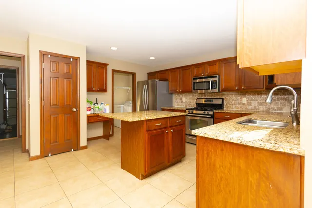 $424,900 | 1307 Longford Lane, Bloomington, IL 61704