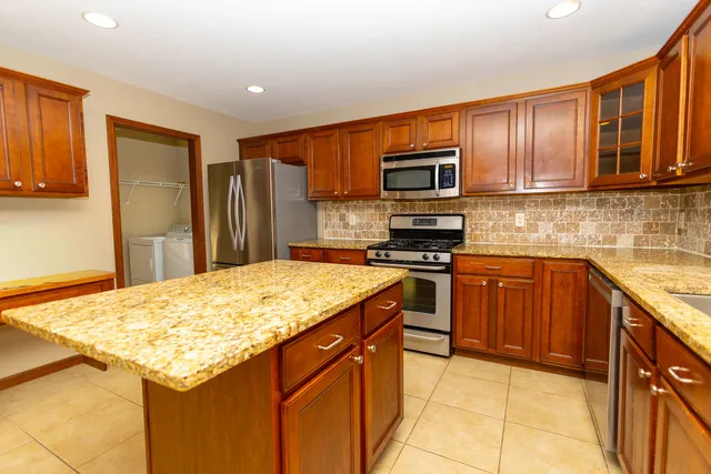 $424,900 | 1307 Longford Lane, Bloomington, IL 61704