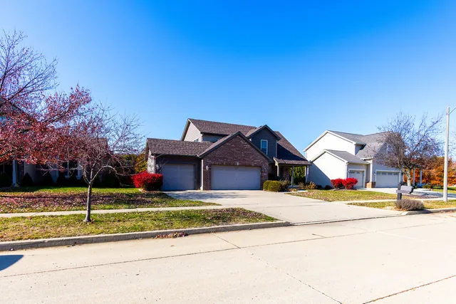 $424,900 | 1307 Longford Lane, Bloomington, IL 61704