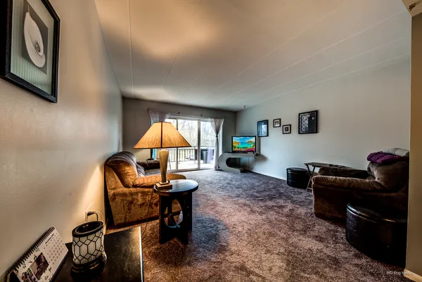 $88,000 | 940 Holbrook Road, Unit 33B, Homewood, IL 60430
