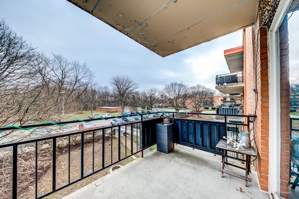 $88,000 | 940 Holbrook Road, Unit 33B, Homewood, IL 60430