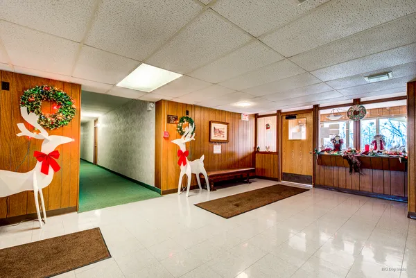 $88,000 | 940 Holbrook Road, Unit 33B, Homewood, IL 60430