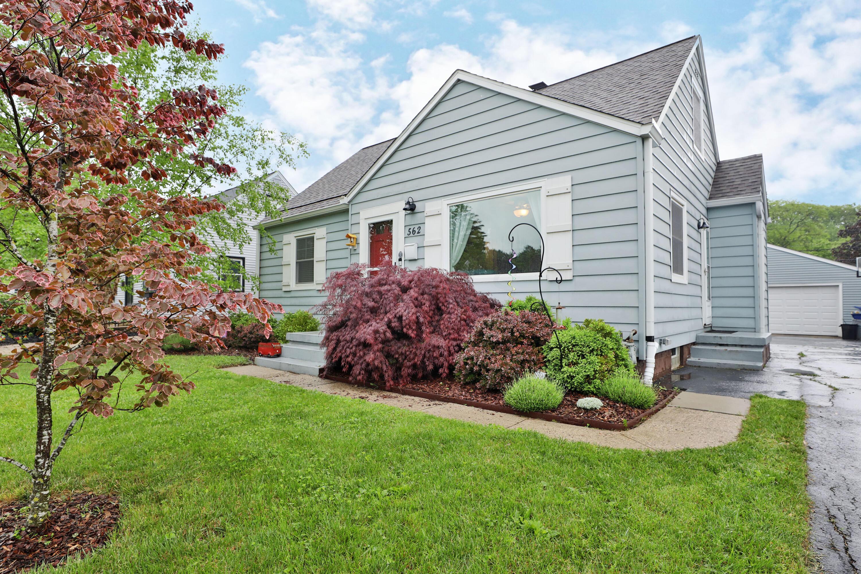 562 Northridge Road Columbus, OH 43214 - Photo 3 of 45 Front