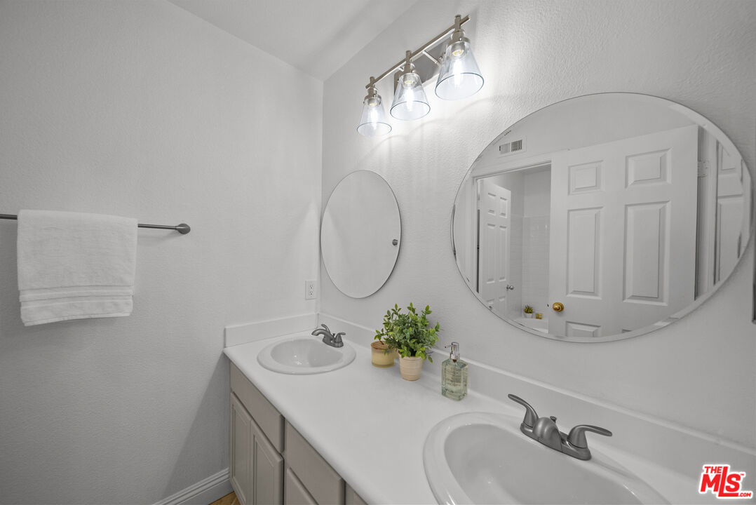 25656 Lewis Way Stevenson Ranch, CA 91381 - Photo 38 of 56