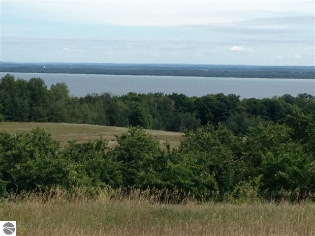 12586 Center Road Traverse City, MI 49686 - Photo 3 of 17 1789608-2.JPG