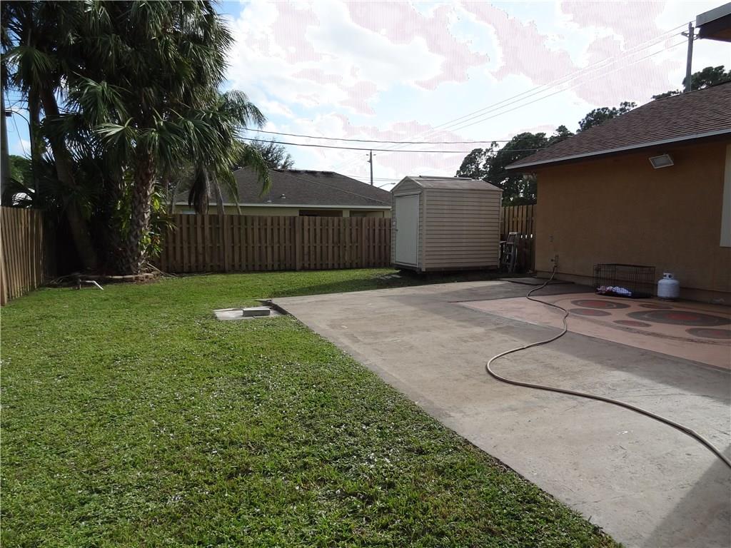 925 Southwest Del Rio Boulevard Port St. Lucie, FL 34953 - Photo 19 of 20 Gallery Image 19