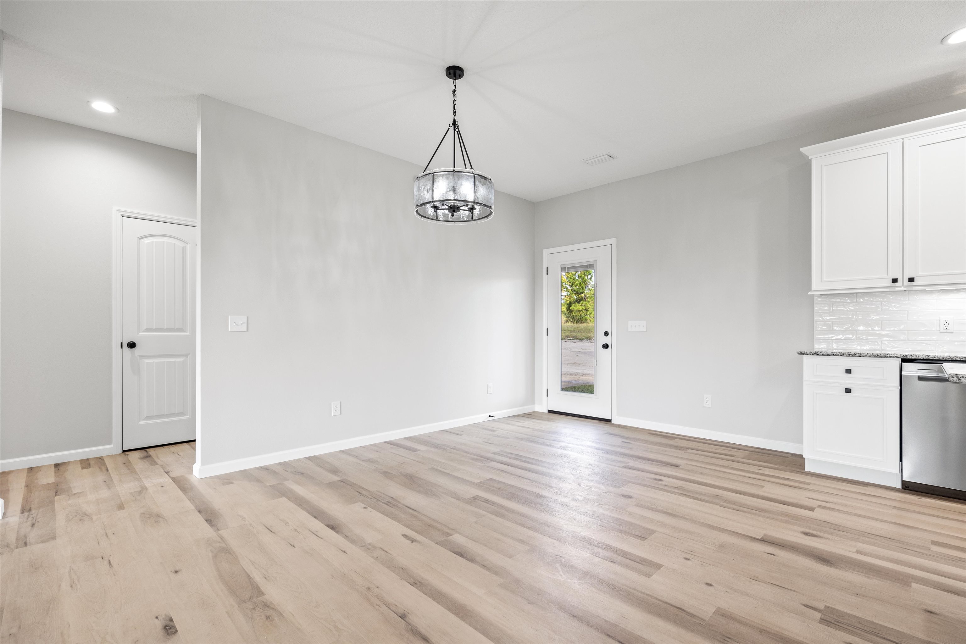 241 Southwest Canopy Trail Madison, FL 32340 - Photo 3 of 19