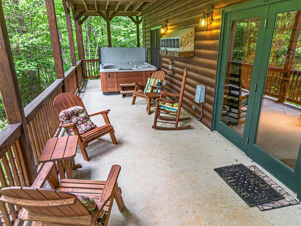 115 Lakota Trail Blue Ridge, GA 30513 - Photo 39 of 49 a view of a patio with a dining table and chairs