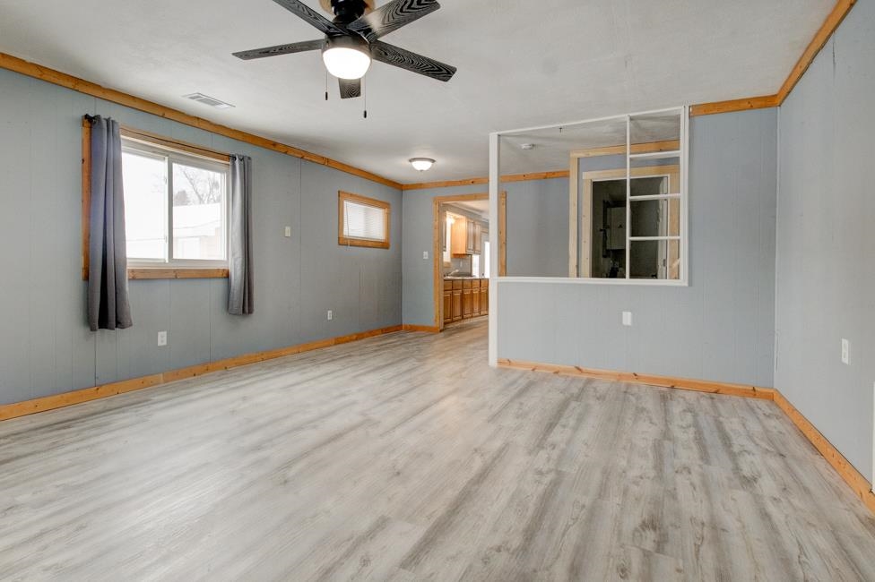 1031 Spruce Street Marinette, WI 54143 - Photo 13 of 37