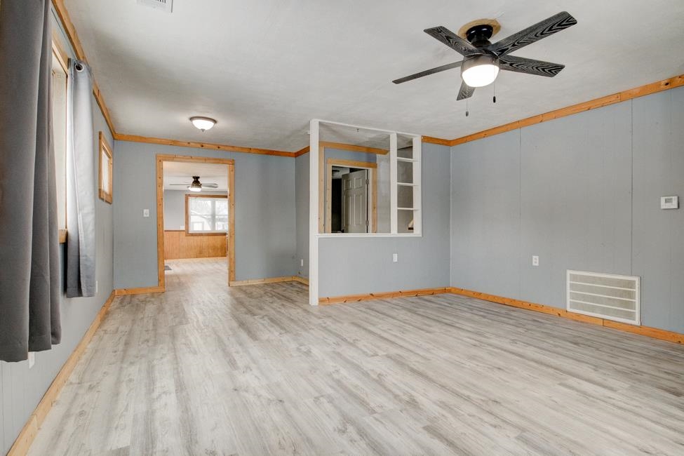 1031 Spruce Street Marinette, WI 54143 - Photo 14 of 37