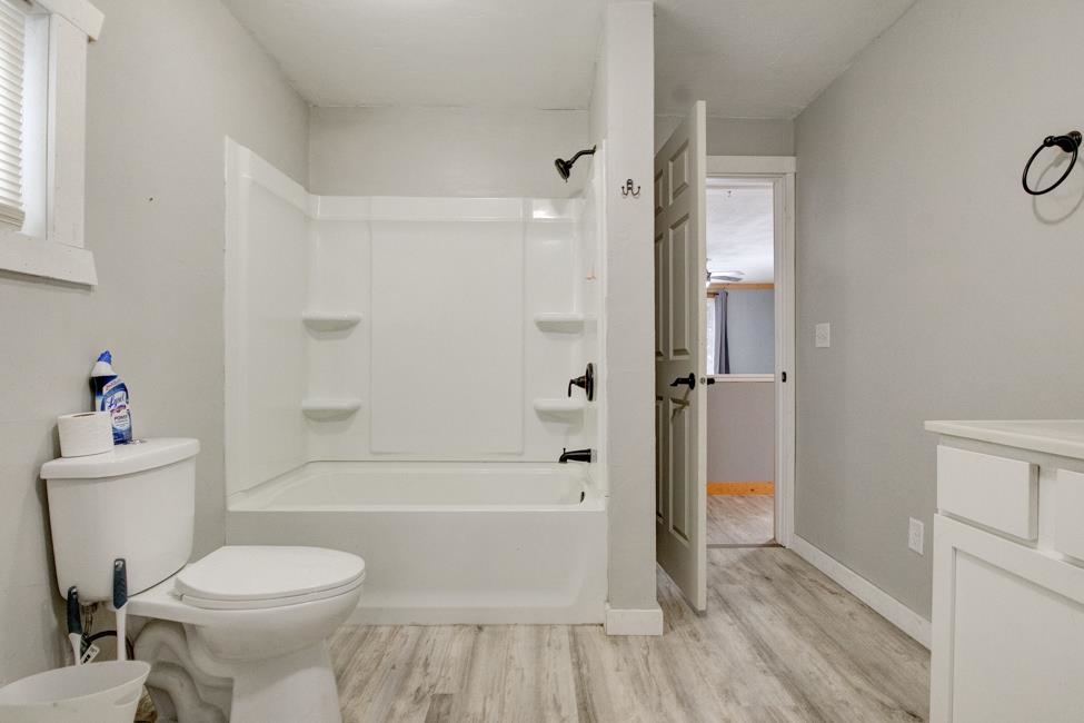 1031 Spruce Street Marinette, WI 54143 - Photo 16 of 37