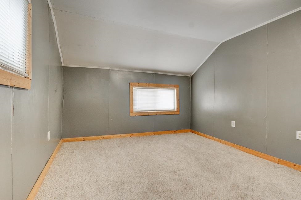 1031 Spruce Street Marinette, WI 54143 - Photo 17 of 37