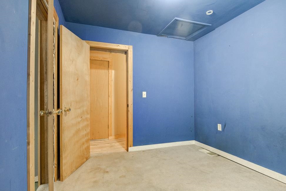 1031 Spruce Street Marinette, WI 54143 - Photo 22 of 37