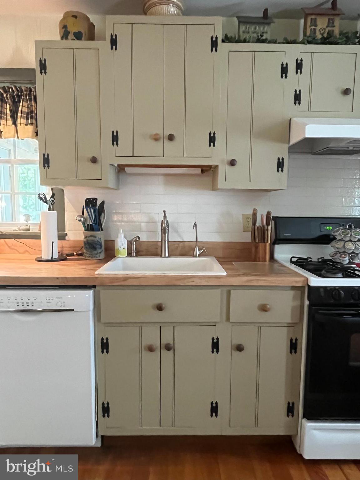 3454 Uniontown Road Westminster, MD 21158 - Photo 20 of 57 Updated Sink & Facet