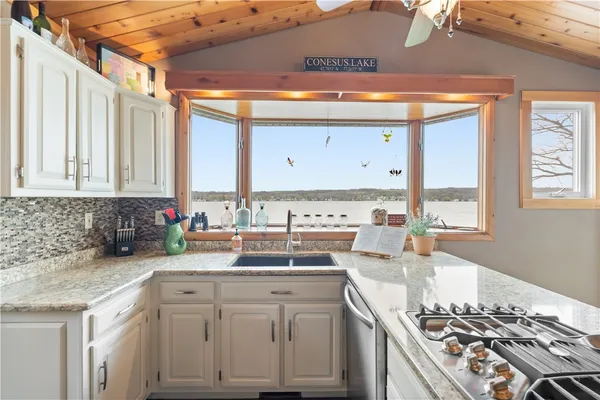 $999,000 | 4601 West Lake Road, Geneseo, NY 14454