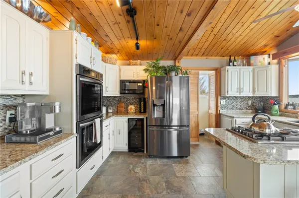 $999,000 | 4601 West Lake Road, Geneseo, NY 14454
