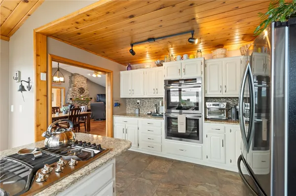 $999,000 | 4601 West Lake Road, Geneseo, NY 14454