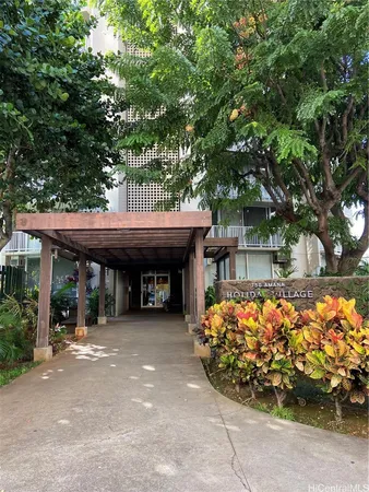 $1,800 | 750 Amana Street, Unit 1602, Honolulu, HI 96814