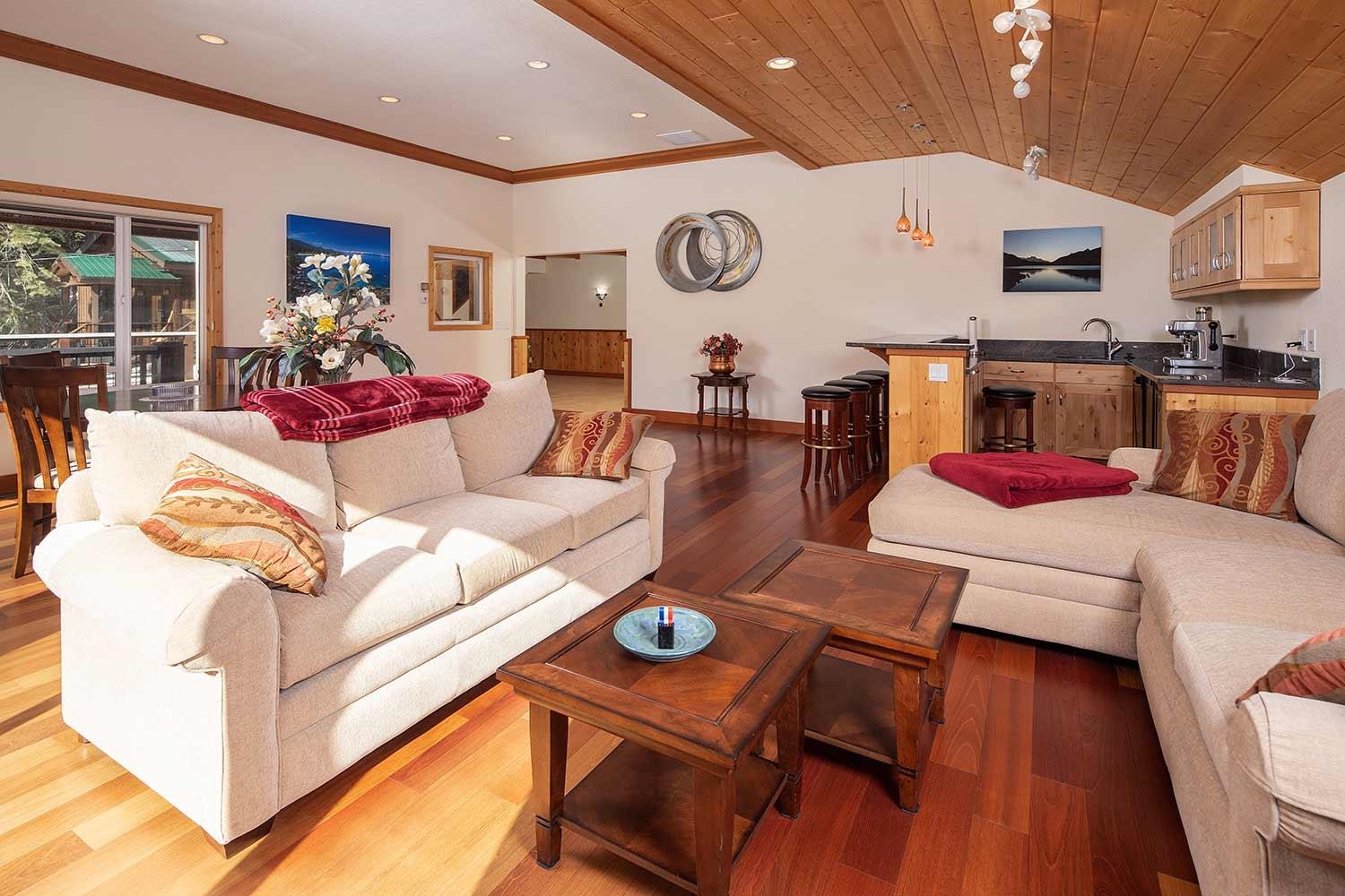 12004 Kitzbuhel Road Truckee, CA 96161 - Photo 6 of 21 Gallery Image 6