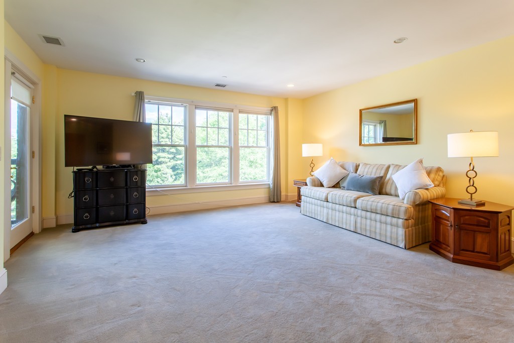 78 Forest Ridge Road, Unit 303 Concord, MA 01742 - Photo 4 of 18 Gallery Image 4