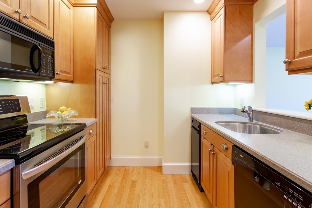 78 Forest Ridge Road, Unit 303 Concord, MA 01742 - Photo 6 of 18 Gallery Image 6
