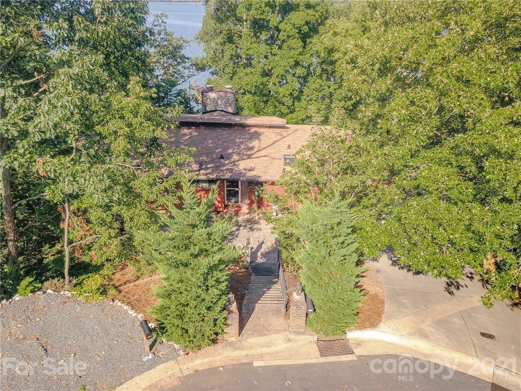 8017 Kiwi Point Tega Cay, SC 29708 - Photo 39 of 43 a view of a pathway of a building