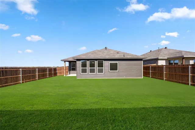 $329,900 | 1905 Mohican Drive, Cleburne, TX 76033