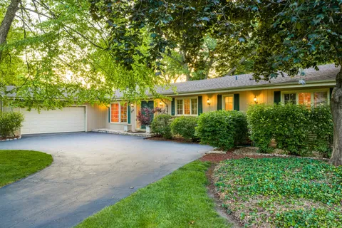 $769,000 | 304 South Circle Drive, Palatine, IL 60067