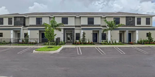 $2,700 | 322 Northeast 1st Street, Unit 1, Florida City, FL 33034