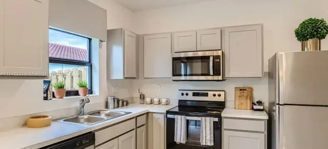 $2,700 | 322 Northeast 1st Street, Unit 1, Florida City, FL 33034