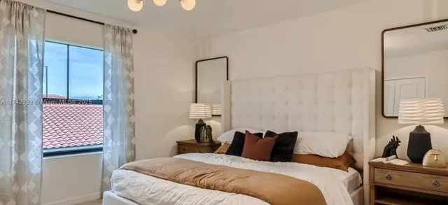 $2,700 | 322 Northeast 1st Street, Unit 1, Florida City, FL 33034