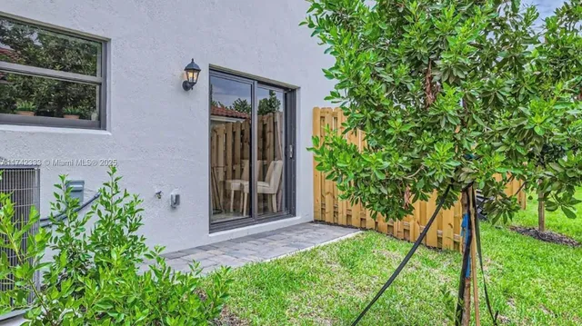 $2,700 | 322 Northeast 1st Street, Unit 1, Florida City, FL 33034