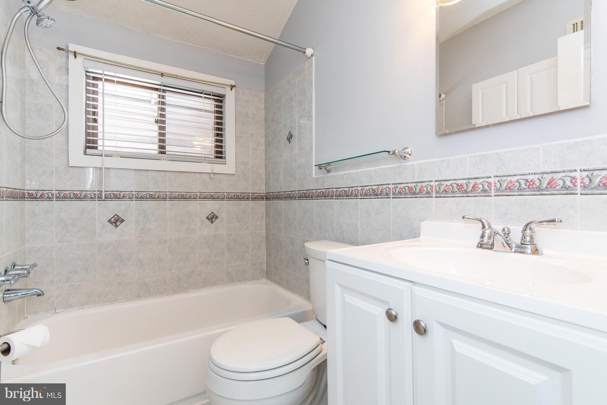 1906 Ormand Road Baltimore, MD 21222 - Photo 18 of 30 Bath