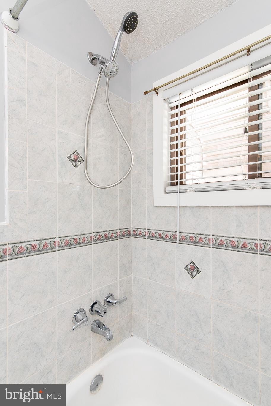 1906 Ormand Road Baltimore, MD 21222 - Photo 19 of 30 Bath
