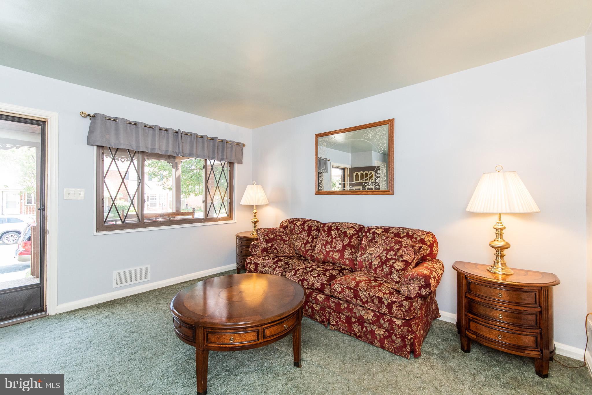 1906 Ormand Road Baltimore, MD 21222 - Photo 4 of 30 Living Room