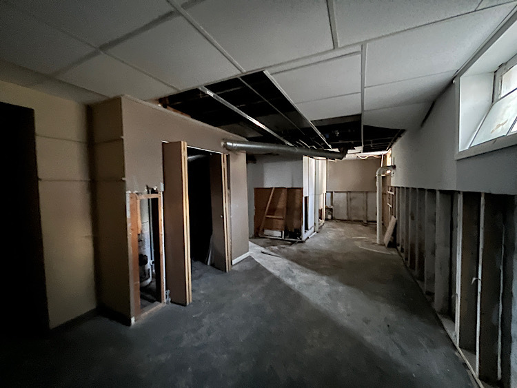519 North View Street Aurora, IL 60506 - Photo 11 of 15 a view of empty room with wooden walls