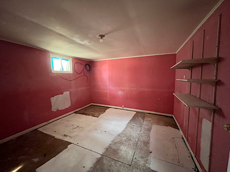 519 North View Street Aurora, IL 60506 - Photo 12 of 15 a view of an empty room