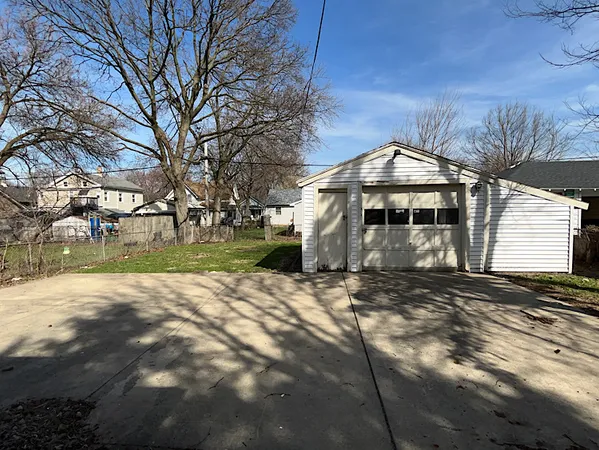 $190,000 | 519 North View Street, Aurora, IL 60506