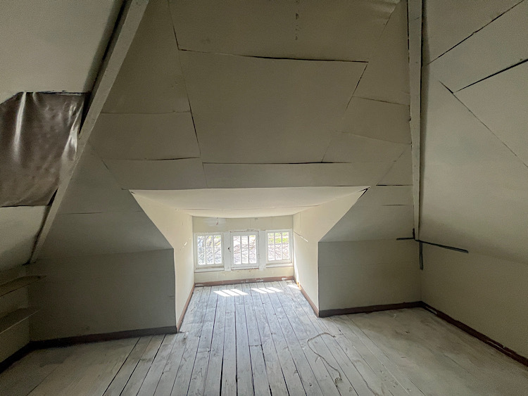 519 North View Street Aurora, IL 60506 - Photo 9 of 15 a view of empty room with wooden floor and fan